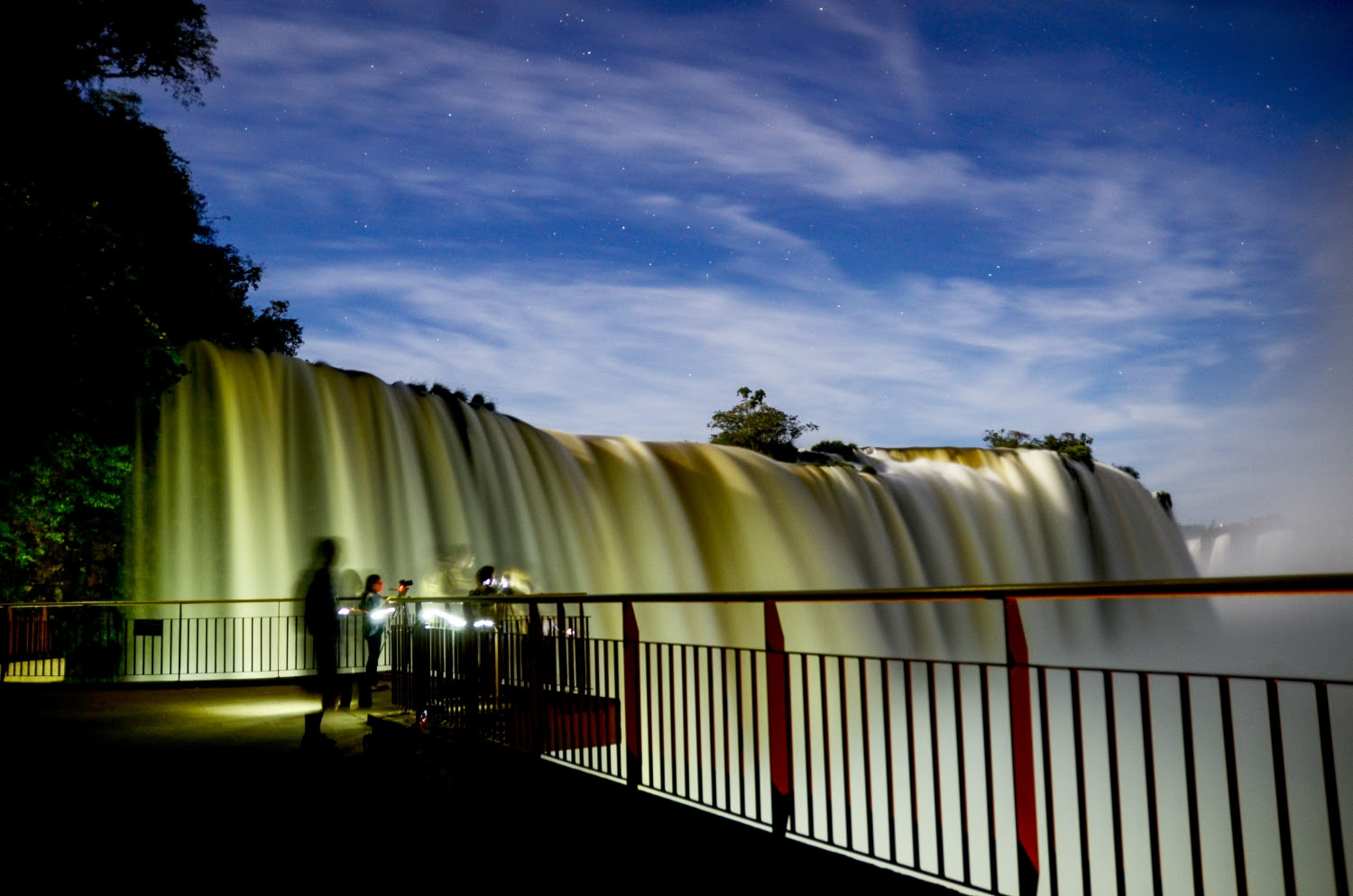 Noite nas Cataratas