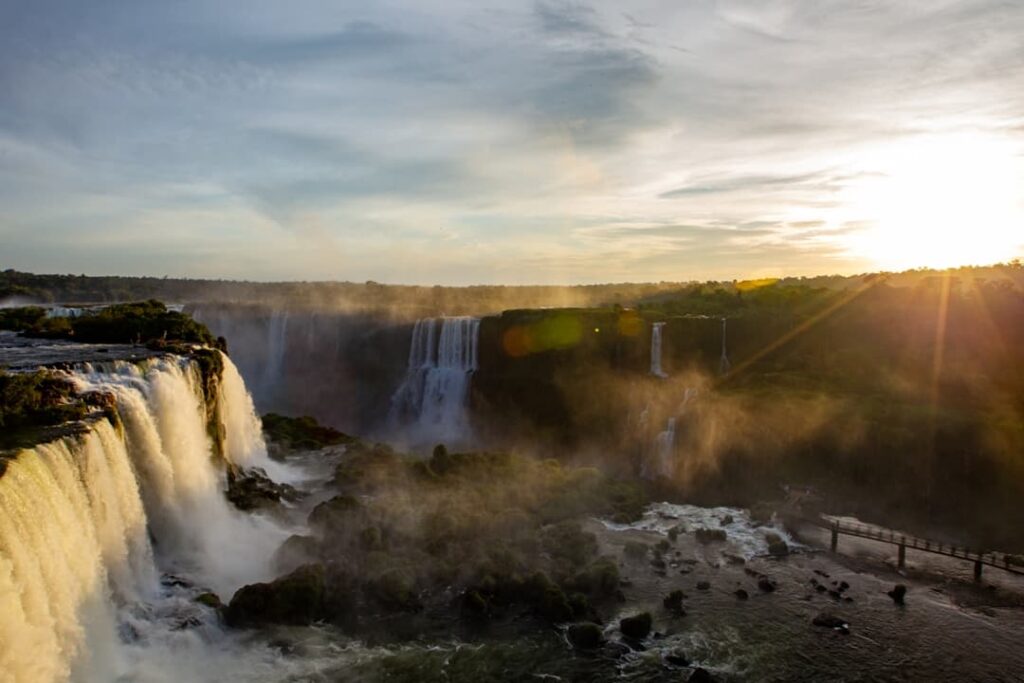 Por do Sol nas Cataratas