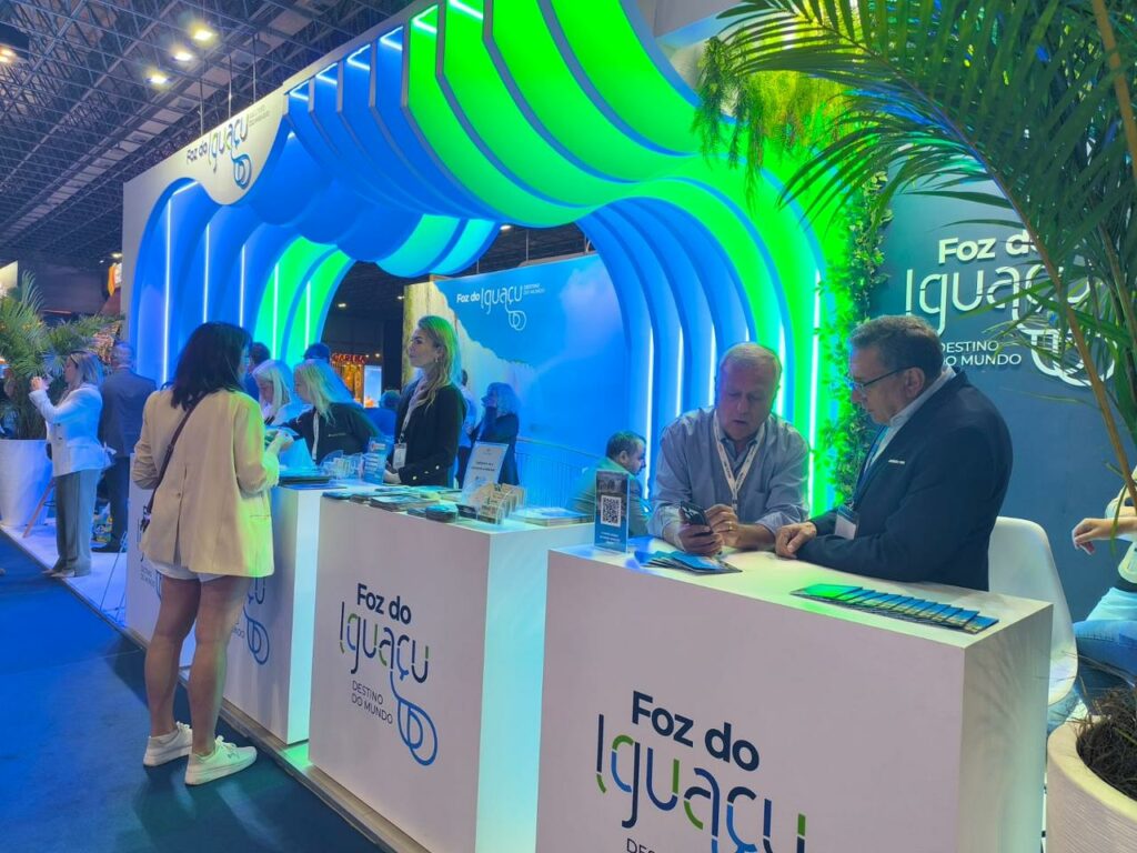 “Secretaria Municipal de Turismo de Foz do Iguaçu participa da ABAV Expo 2025, no Rio de Janeiro”
