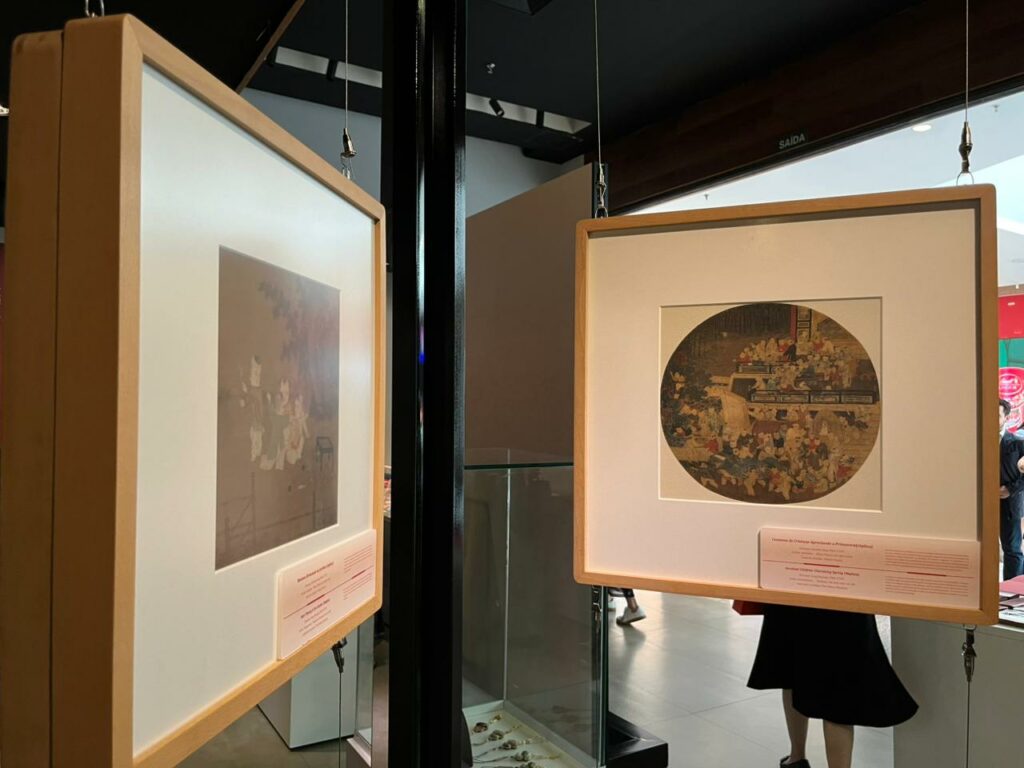 exposição de arte “Esplendores da Seda