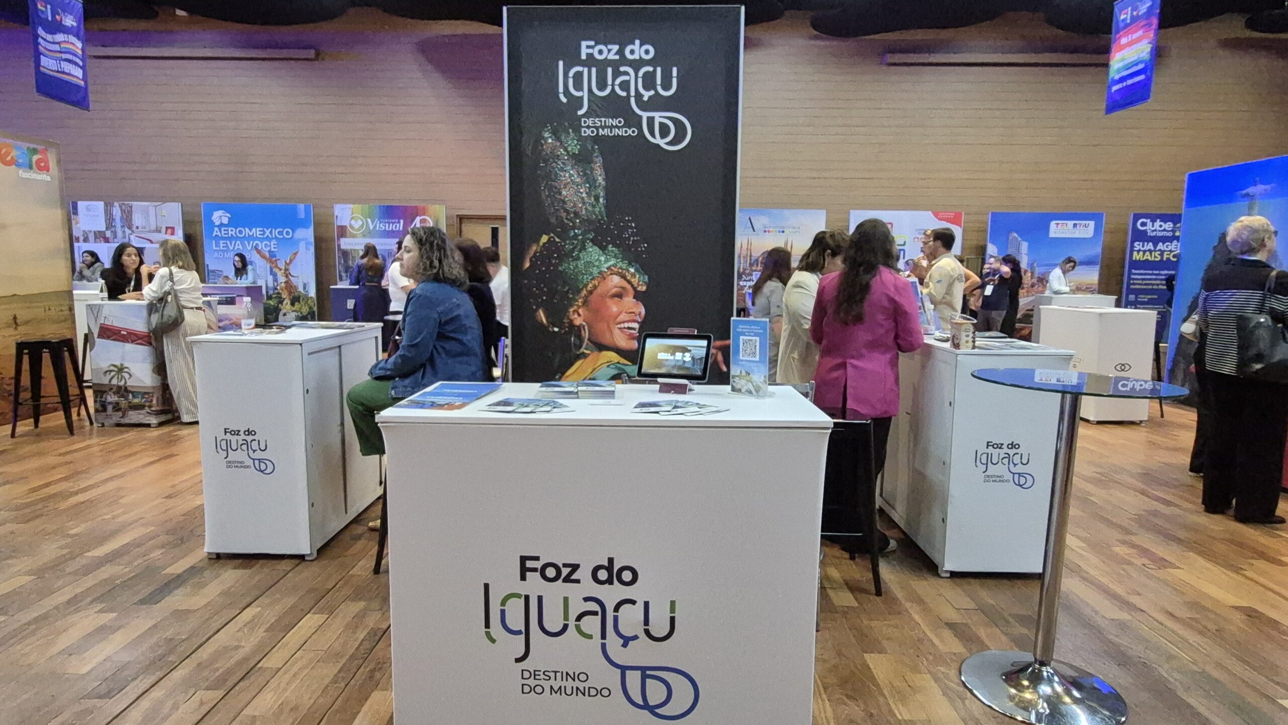 Foz do Iguaçu participa da maior feira de turismo LGBTQIA+ da América Latina